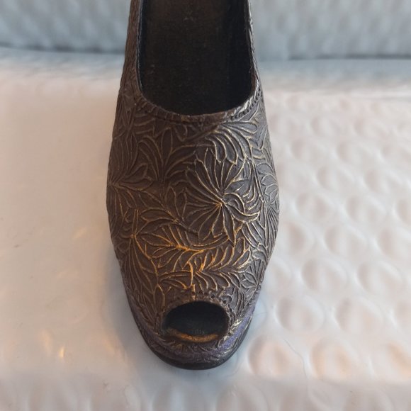 Just The Right Shoe By Raine Golden Leaf Mini Figurine 25098 - Picture 5 of 9